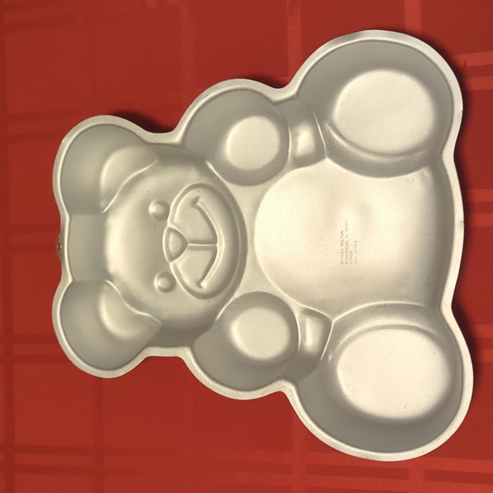 1982 Wilton bear pan
